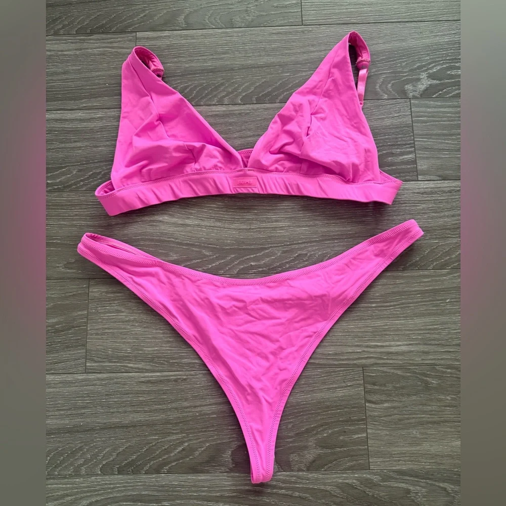 NWT SKIMS 2 Piece Swim Plunge Top/Thong Bikini Set Taffy Pink